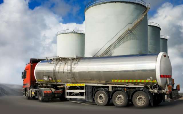 Нефтепродукты оптом и в розницу Нефтепродукты оптом и в розницу